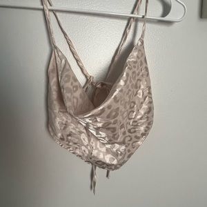 one of my fav open back tanks EVER. just doesn’t fit anymore #sad